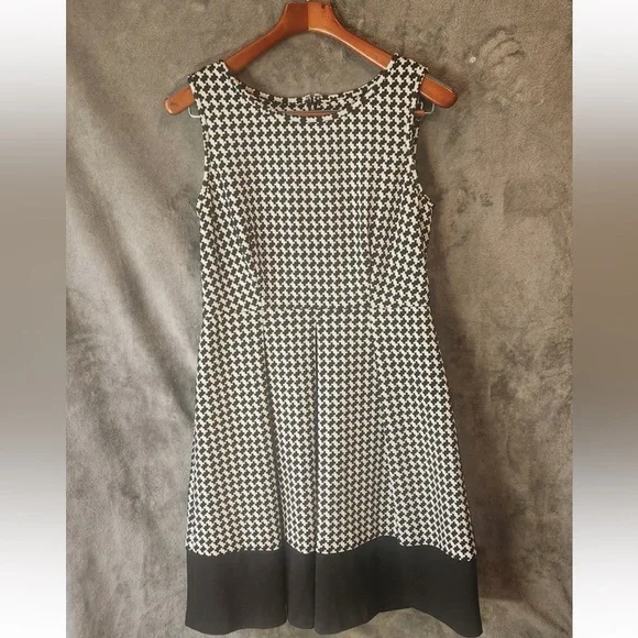Chic Calvin Klein Houndstooth Sleeveless Dress - Picture 2 of 9